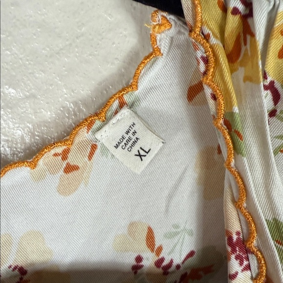 Doen Dianne Dress in Amber Frolicking Floral - Picture 8 of 15